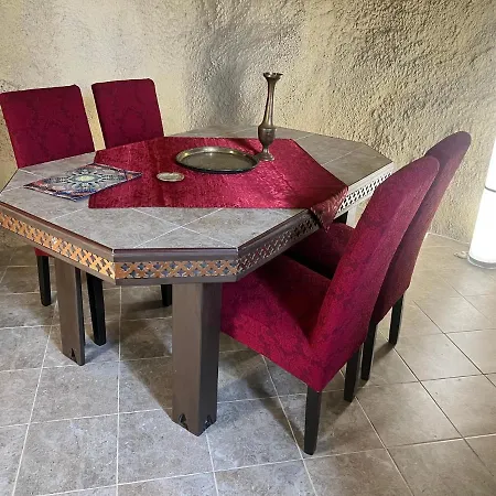 Sirocave Barlang Szobak بيت ضيافة 3*