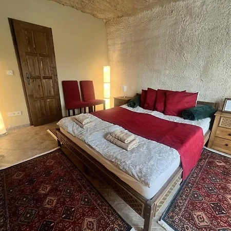 Гостевой дом Sirocave Barlang Szobak 3*