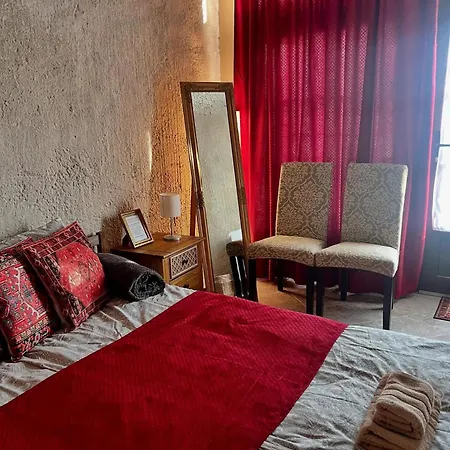 Гостевой дом Sirocave Barlang Szobak 3*