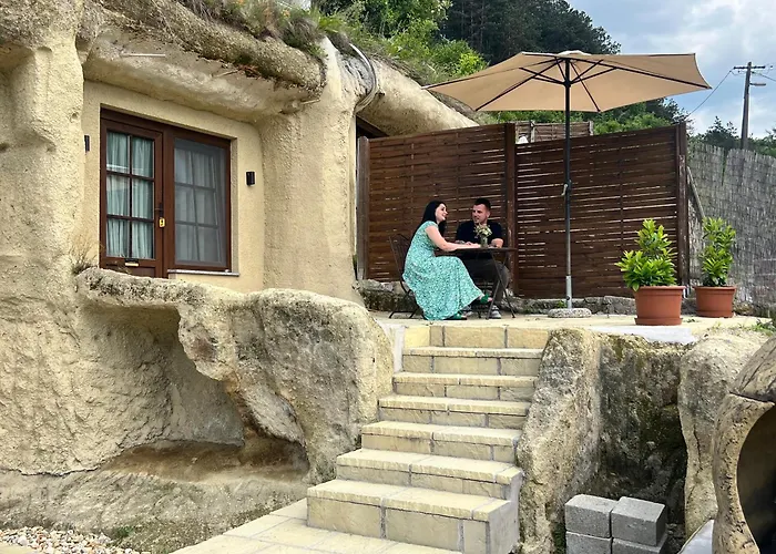 Sirocave Barlang Szobak Pensiune Sirok