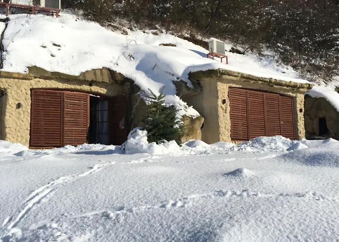 Pensiune Sirocave Barlang Szobak Sirok