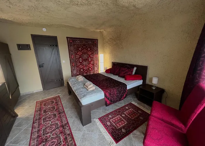 Sirocave Barlang Szobak Pensiune