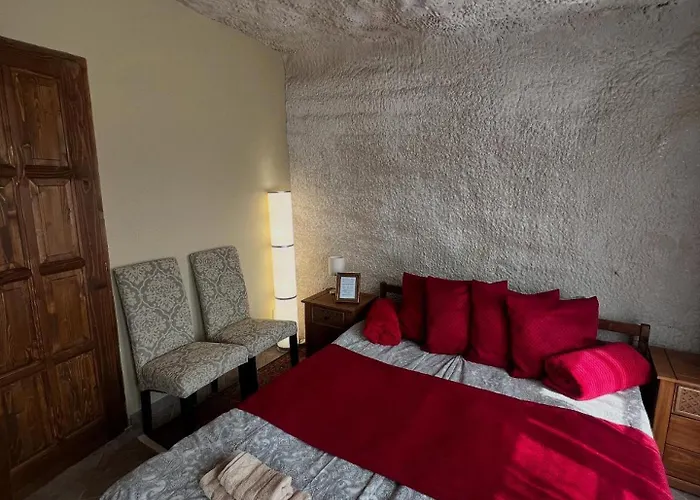 Pensiune Sirocave Barlang Szobak Sirok